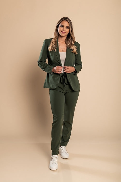 Eleganten enobarvni hlačni kostim Estrena, olivna